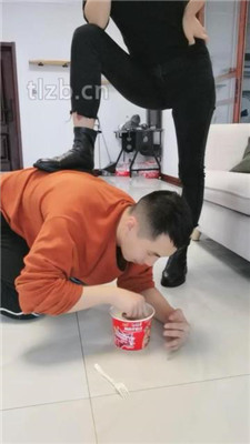 图片[7]_【凌儿女神】原味泡面/舔脏靴底/闻黑棉袜/提档_绳缚吧