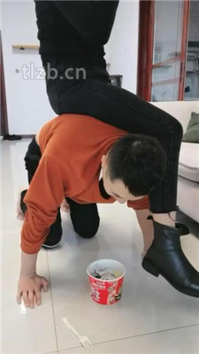 图片[14]_【凌儿女神】原味泡面/舔脏靴底/闻黑棉袜/提档_绳缚吧