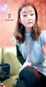 柒柒殿下带素人姐姐KTV调教贱狗走廊骑行店员围观_绳缚吧
