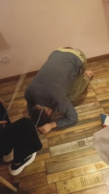 【开发素人】双S暴打男神-踢裆/踩踏/耳光/SP专场_绳缚吧