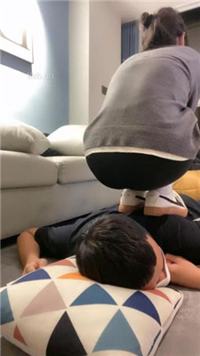 图片[11]-小乔】JK萝莉主白袜裸足玩贱奴下】-绳艺资源网