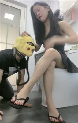 【漫漫】爬进来卫生巾侍奉主人_绳缚吧
