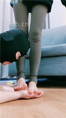 图片[16]_【护短S】跪舔小白鞋白袜/踩踏香蕉喂食_绳缚吧