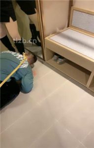 【酒鸽】双S-人体烟灰缸-长靴小白鞋踩/踩踏/骑马/闻臭白袜_绳缚吧