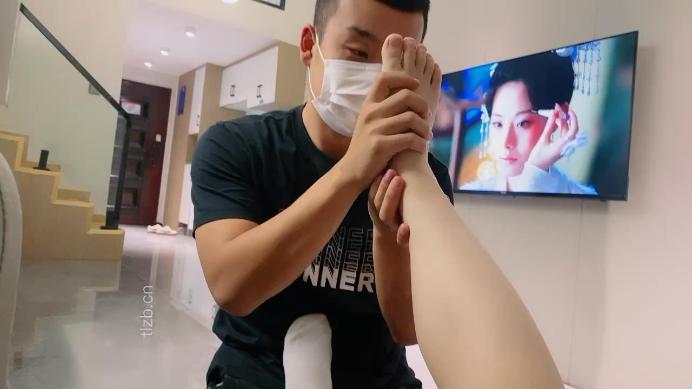 【小乔】JK萝莉主白袜裸足玩贱奴【上】_绳缚吧