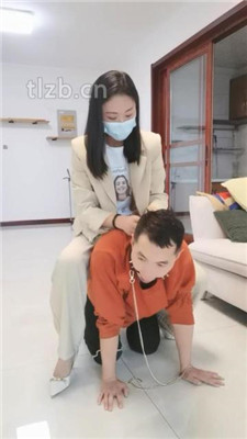 图片[14]_【凌儿女神】舔脏鞋底裸足/物化脚垫/骑马_绳缚吧