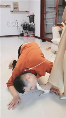 图片[19]_【凌儿女神】舔脏鞋底裸足/物化脚垫/骑马_绳缚吧