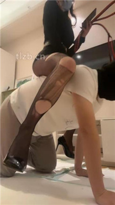 图片[2]_【馨馨】高跟黑丝踩地毯/赏赐圣水_绳缚吧