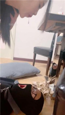 图片[13]-嘉一】跪舔铆钉高跟美足-绳艺资源网