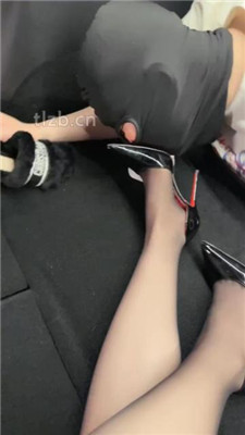 图片[5]-禾未】车内调-高跟虐乳/舔高跟黑丝美腿/插嘴-绳艺资源网