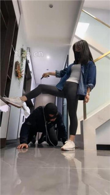 【辣姐】夜跑后刑虐老畜生出气_绳缚吧