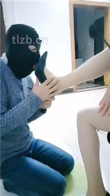 图片[2]-广东迪迪】家奴跪舔高跟丝袜美腿-绳艺资源网