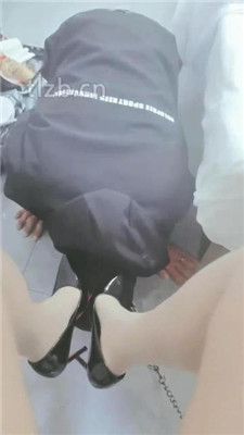 【艳奶奶】舔脚舔鞋口水恋足调_绳缚吧