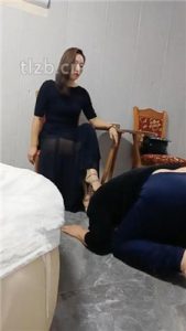 【冷御女王】拖鞋抽耳光-浓痰赏赐_绳缚吧