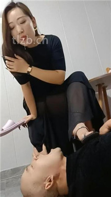 图片[4]-冷御女王】拖鞋抽耳光-浓痰赏赐-绳艺资源网