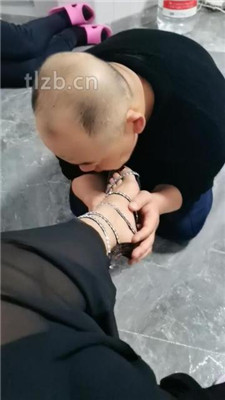 图片[2]-冷御女王】恶毒妻主裸足恋足舔-绳艺资源网