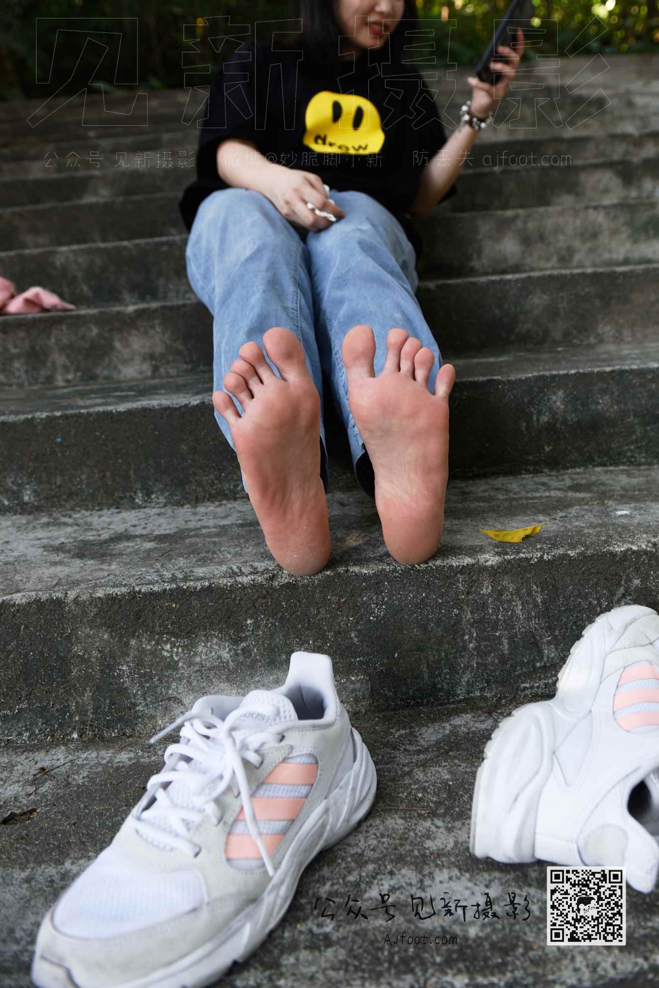 [见新摄影]NO.013-大学护理美女户外牛仔裤棉袜_绳缚吧