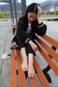 [Pary学生模拍]045春暖花开，与小芳到户外拍摄美脚_绳缚吧