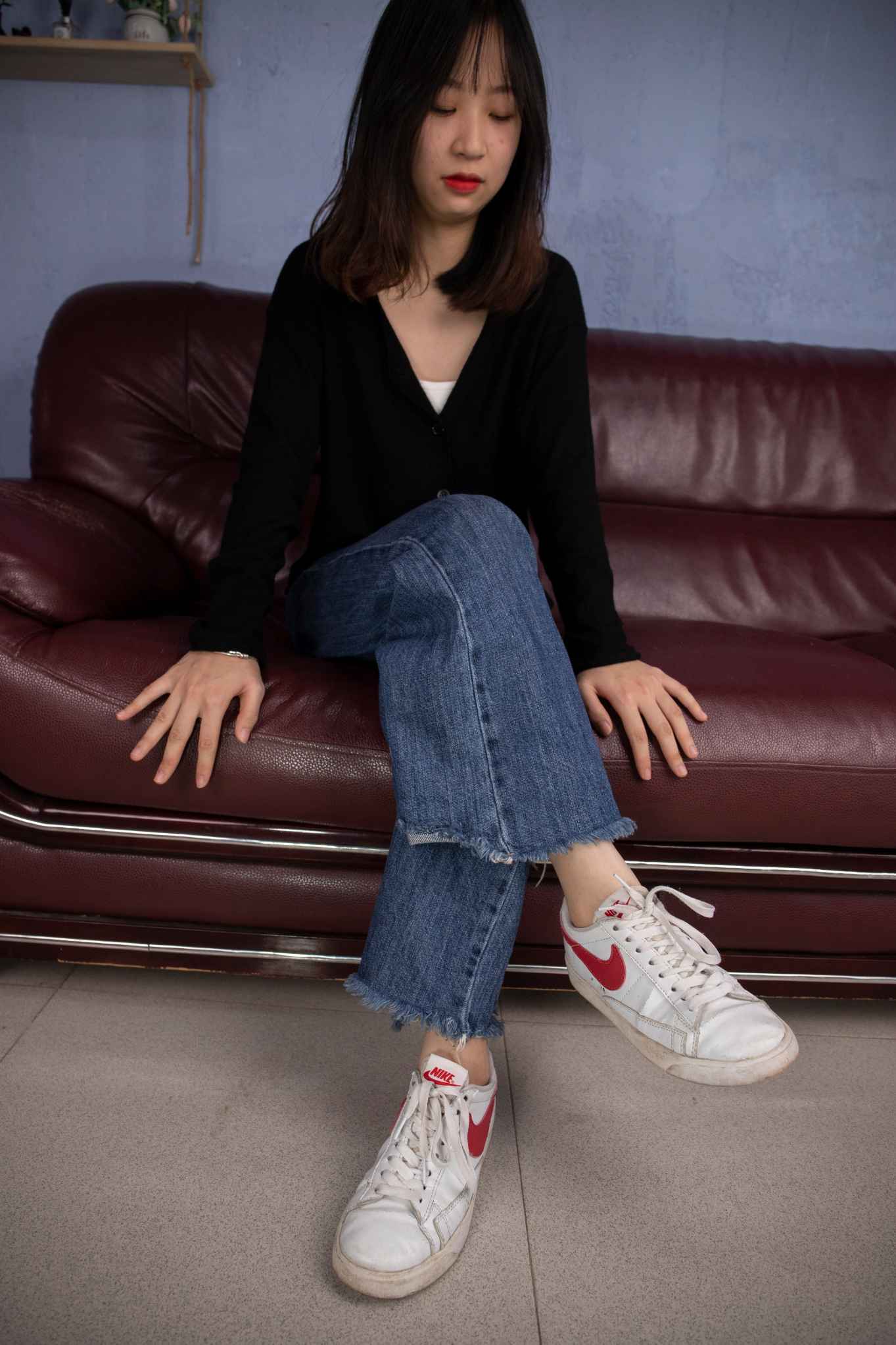 [南国足艺]30-模特小娴两天的原味棉袜，性感的美脚诱惑_绳缚吧