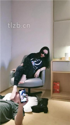 图片[18]_【羽神】跪舔超臭长靴白棉袜/吃脚皮臭脚踩脸_绳缚吧
