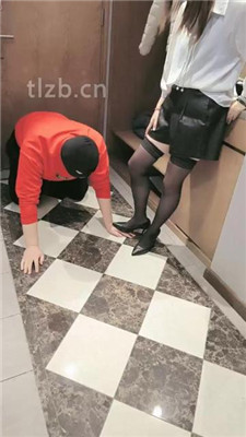【心甜夫妻】跪镜子前羞辱/舔脏鞋/喝圣水/揪耳朵/转胯【完整版】_绳缚吧