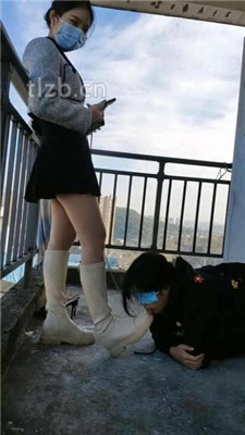 图片[4]_【爱可呀】学姐天台伺候校花和我_绳缚吧