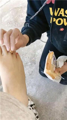 图片[15]_【爱可呀】学姐天台伺候校花和我_绳缚吧