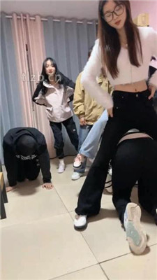 图片[4]_【尤物大大】女生寝室4主VS双奴带新人学妹入圈调_绳缚吧