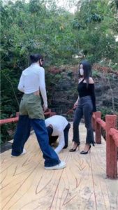 【美学】双S-女神户外遛狗-绑树上酷刑惩治【双视角版】_绳缚吧