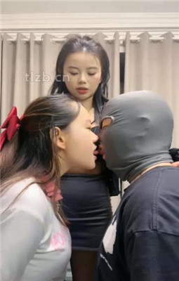 【伊诺】情侣奴-奴下奴-强迫舔女奴的臭脚_绳缚吧