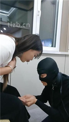 【豆宝】双S-超臭白袜裸足气味辱_绳缚吧