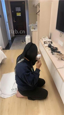 图片[3]_【叶娘】黑丝脚深喉/跪舔脏鞋底/耳光_绳缚吧