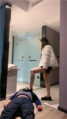 图片[7]-小雅老师】强制吸香水/喝圣水/舔脏鞋底/踹狗头/耳光-绳艺资源网