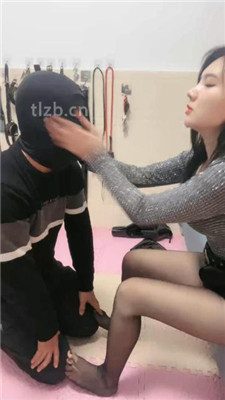 图片[7]-木子大大】开发奴隶-人体鞋架/裸足黑丝踩-绳艺资源网