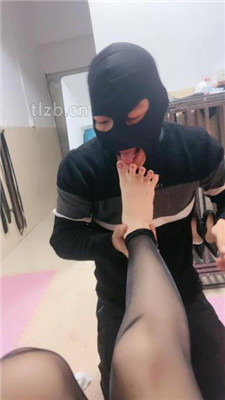 图片[13]-木子大大】开发奴隶-人体鞋架/裸足黑丝踩-绳艺资源网