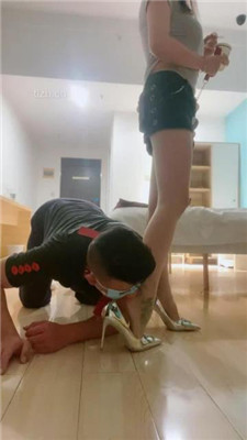 图片[12]-不知名美女】银色高跟-碾压虐乳/坐垫吸臭/浓痰完整版】-绳艺资源网