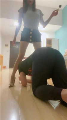图片[13]-不知名美女】银色高跟-碾压虐乳/坐垫吸臭/浓痰完整版】-绳艺资源网