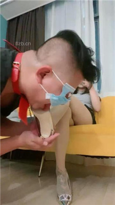 图片[20]-不知名美女】银色高跟-碾压虐乳/坐垫吸臭/浓痰完整版】-绳艺资源网