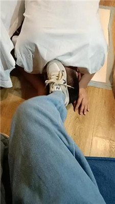 【颜可大大】运动后原味白袜恋足调/圣水泡面_绳缚吧