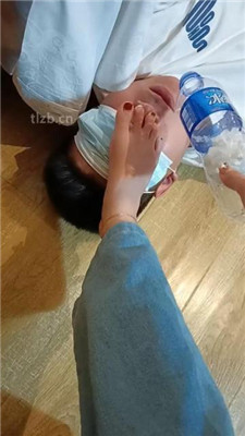 图片[5]-颜可大大】运动后原味白袜恋足调/圣水泡面-绳艺资源网