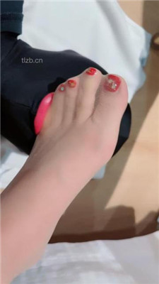 图片[3]-弈大】近距离原味肉丝脚闻舔-绳艺资源网