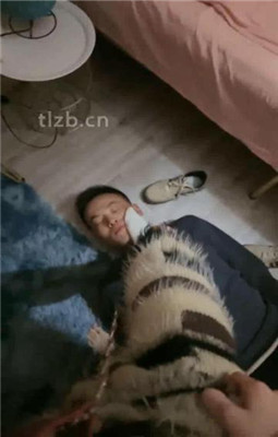 图片[9]-小蛇】吐口水/耳光抽/舔运动鞋白袜/吃烟头-绳艺资源网