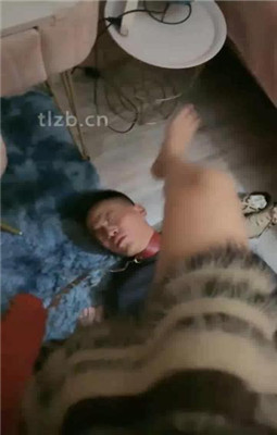 图片[13]-小蛇】吐口水/耳光抽/舔运动鞋白袜/吃烟头-绳艺资源网