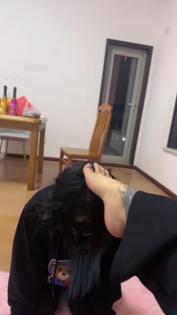 图片[10]-最浪女慕】强迫闺蜜舔脏鞋/耳光/掐脖完整版】-绳艺资源网