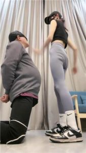 【美娜格格】AJ白袜女神暴打刑奴_绳缚吧