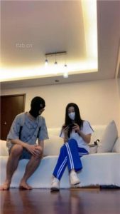 【宝爷】反差女学生霸凌贫困生_绳缚吧