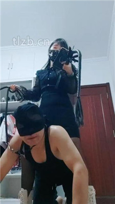 图片[8]-魅影女神】狗链遛狗/鞭打/跪舔臭脚/虐乳-绳艺资源网