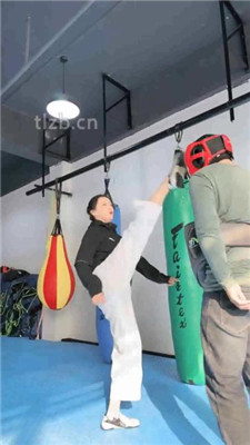 图片[4]-潘妮女王】人体沙包-跆拳道女神重度虐打-绳艺资源网