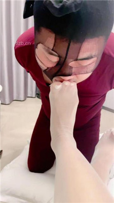 图片[4]-雅雅】原味肉丝脚碾压踩脚垫-恋足舔完整版】-绳艺资源网