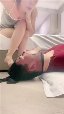 图片[9]-雅雅】原味肉丝脚碾压踩脚垫-恋足舔完整版】-绳艺资源网